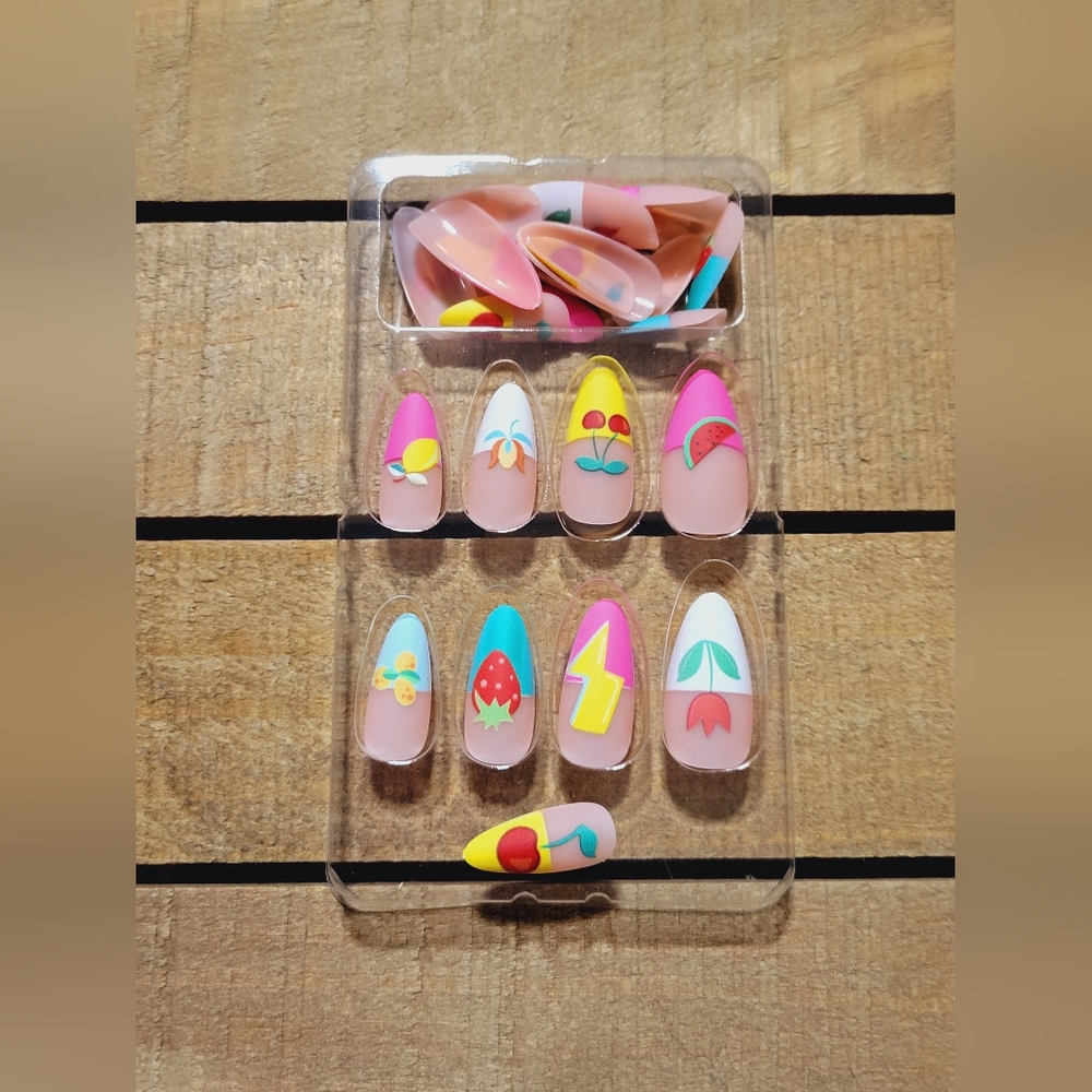 Boutique Press On Nails